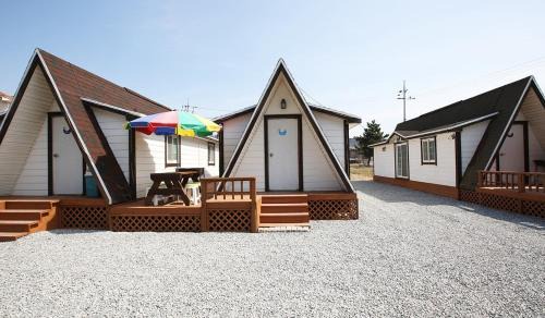 Taean House | Cheonripo Eunhasoo Pension