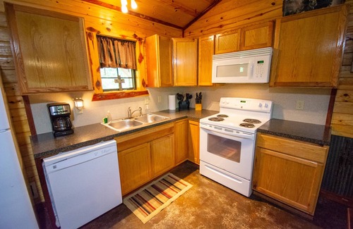 Board Camp Cabin | Cherokee Trail|18Acres|Private Creek|Swim|Hiking|ATV Trails|Mtn Cabin