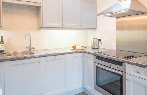 Wedmore Cottage | Cherry Plum Cottage - one bedroom