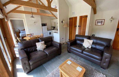 Wedmore Cottage | Cherry Plum Cottage - one bedroom