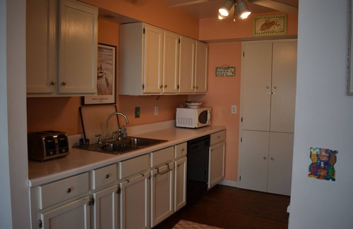 North Cottage | Chesapeake Bay Cottage, Private Pool, Pier and Kayaks