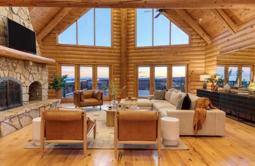 Hillsdale House | Chester by AvantStay Amazing Views Secluded Home A True City Escape