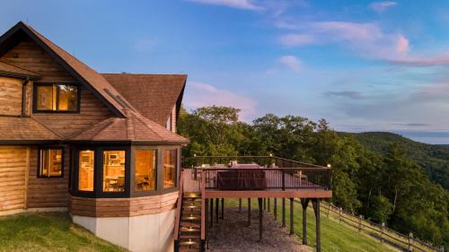 Hillsdale House | Chester by AvantStay Amazing Views Secluded Home A True City Escape