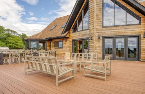 Hillsdale House | Chester by AvantStay Amazing Views Secluded Home A True City Escape