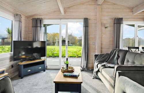Newton Saint Cyres House | Chestnut, 6 Fingle Glen Lodges