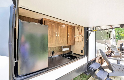 Lancaster House | Chestnut Camper: Unique lodging experience!