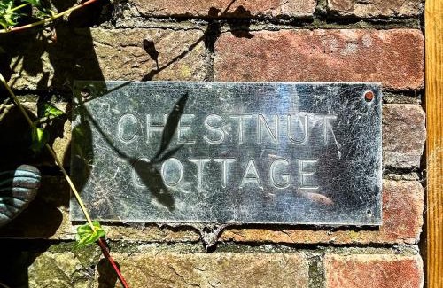 Coxley House | Chestnut Cottage