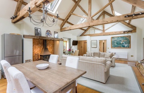 Upton Cressett Villa | Chevaliers Moat House