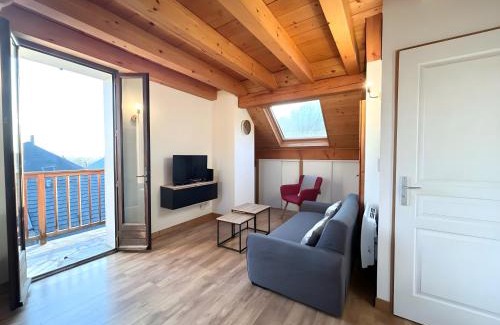 Saint-Pierre-d'Albigny Apartment | Chez Fred 202 - Parking Wifi Balcon