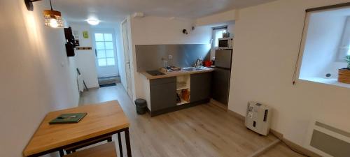 Laval Apartment | Chez Mathilde, studio sur Laval