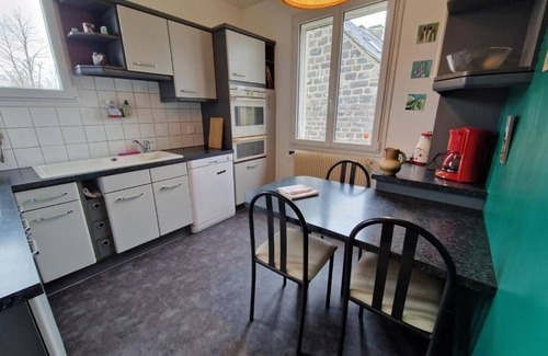 Saint-Pierre-le-Chastel Apartment | *Chez Maurice* Family home & Countryside