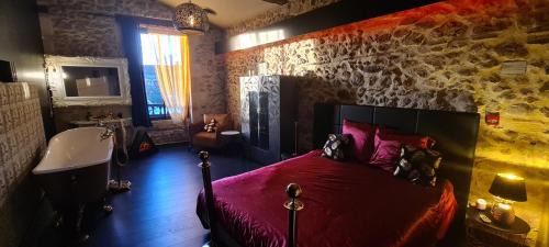 Marmande Bed & Breakfast | CHEZ PAM agréable chambre d’hôte pour les amoureux