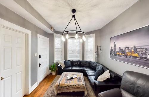 Berwyn House | Chi-Town Hideout #1-2-3