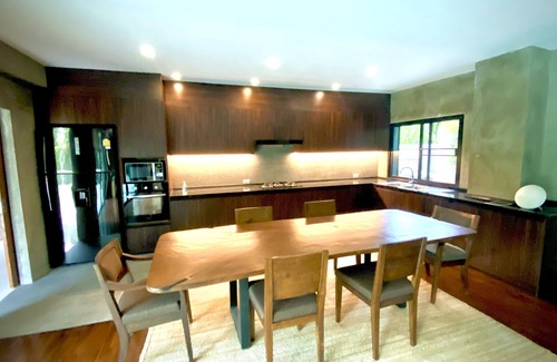 Saraphi Villa | Chiang Mai Luxury 5 Bedroom Private Pool Villa
