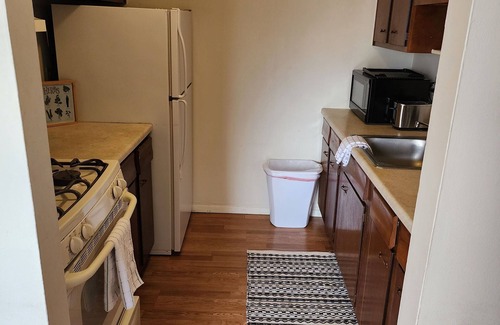 Mentor Apartment | Chic 1 Bd Great for Travel Professionals!