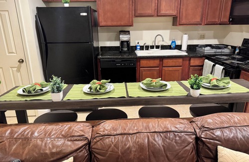 Park View House | Chic 1-bedroom townhome with WiFi and AC in vibrant Columbia Heights in DC
