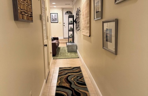 Park View House | Chic 1-bedroom townhome with WiFi and AC in vibrant Columbia Heights in DC