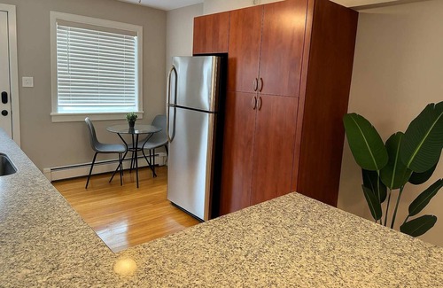 Arlington Heights Apartment | Chic 1BR Apt -Arlington Heights