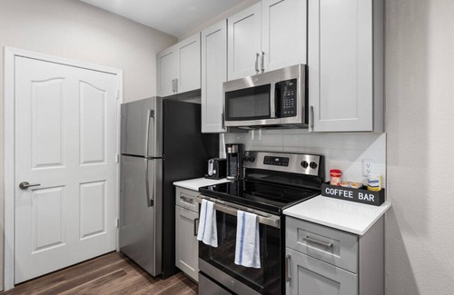 McDowell Mountain Apartments Apartment | Chic 1BR Pool Gym Prkng Near Mayo Clnc & Westwrld