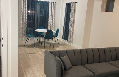 North Lawndale Apartment | Chic 2-bedroom apartment in vibrant Chicago with WiFi and AC
