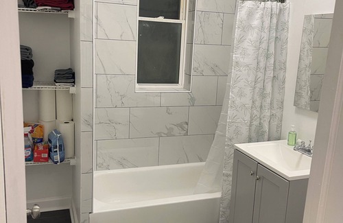 North Lawndale Apartment | Chic 2-bedroom apartment in vibrant Chicago with WiFi and AC