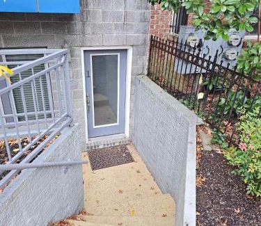 Cardozo Bed & Breakfast | Chic 2 bedroom condo at 2121