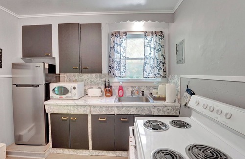 Rochester Apartment | Chic and Comfy apartment centralized in Rochester