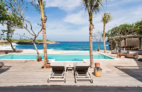 Mushroom Bay Villa | Chic Beachfront with Pool & Style – Bali Villa 1052