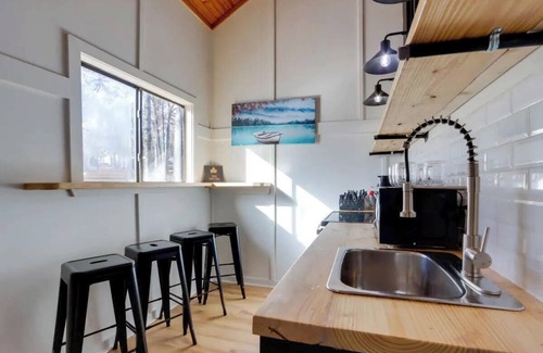 Gentry Cabin | Chic Cabin! Less than 10 minutes from Downtown Siloam Springs