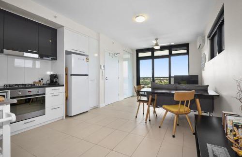 Coburg Apartment | Chic Coburg Haven Modern 1 Bed Apartment