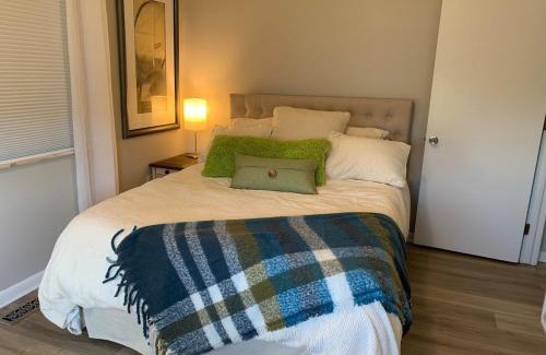 Kettering Apartment | Chic & Cozy 1br Retreat Prime Location & Mod