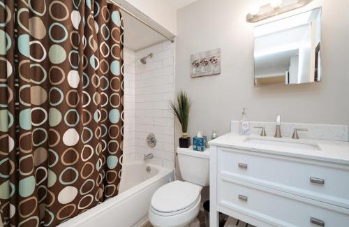 Kettering Apartment | Chic & Cozy 1br Retreat Prime Location & Mod