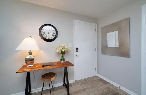 Kettering Apartment | Chic & Cozy 1br Retreat Prime Location & Mod