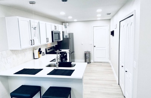 Sandy Ridge House | Chic & Cozy 3BR Home, Private Pool,15 min. to Disney, Long term rental discount