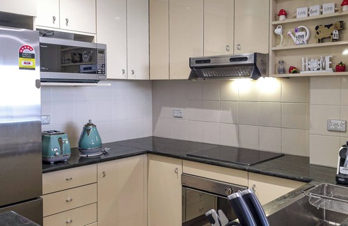 Darling Harbour Apartment | Chic Darling Harbour Oasis in the Heart of Sydney, 2BR w/Resort-Style Amenities