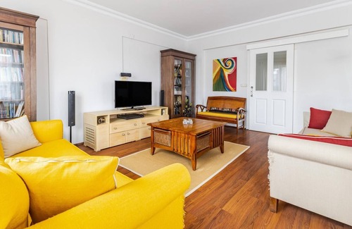 Maltepe Apartment | Chic Flat with Balcony Near Subway and Marmaray????