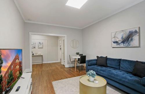 Avondale Apartment | Chic & Fully Furnished 2BR Apartment - Roscoe 1