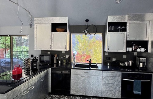 Southeast Eugene House | Chic house in Eugene near University of Oregon/Autzen/Hayward Field