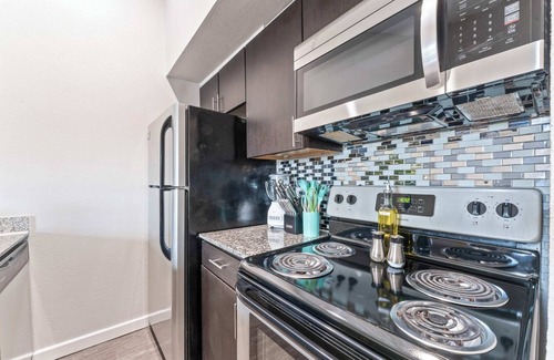 Windsor Park Apartment | Chic King Bed 1BR Suite, 5 Min to DT