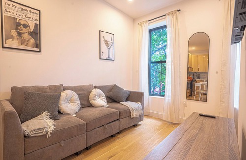 Ocean Hill Apartment | Chic & Modern 3BR Retreat in the Heart of Brooklyn