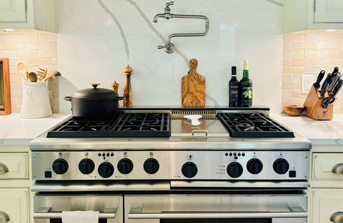 Lenox House | Chic Modern Farmhouse 1 Mile to Downtown Lenox