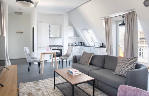 Neukoelln Apartment | Chic Neukölln Studio w/Elevator nr Spree, by Blueground