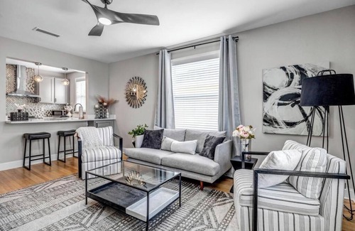 Southbank Apartment | Chic Riverfront Apartment in Downtown San Marco