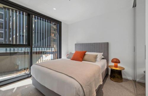 Abbotsford Apartment | Chic Riverside Retreat Richmond
