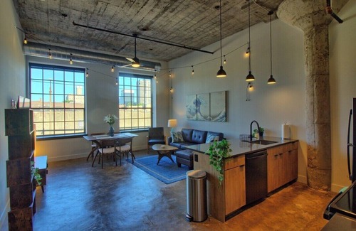 Midtown Hotel | Chic Ultramodern Loft Suite w/Designer Features