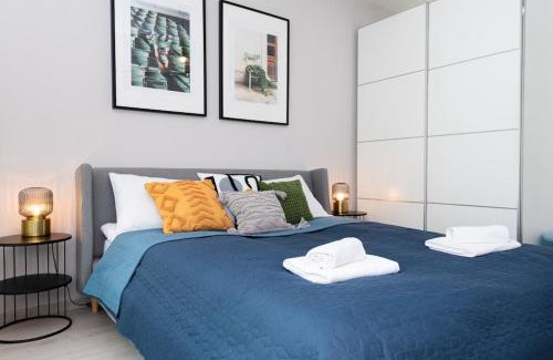 Ujlipotvaros Apartment | Chic206 Retreat: Modern 1BR Gem with Balcony by NW