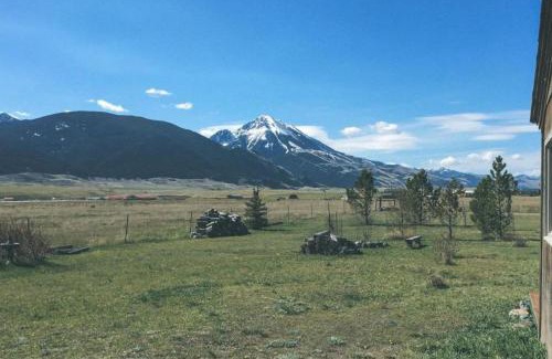 Pray Apartment | Chico Peak cabin nr Yellowstone,Chico Hot Springs