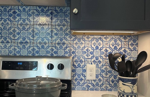 Keswick House | Chimney Corner- Keswick Home Close to Vineyards