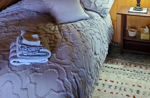 Rocky Mountain House Cabin | Chip's Cabin is private w/views of horses, mountains, nearby trails