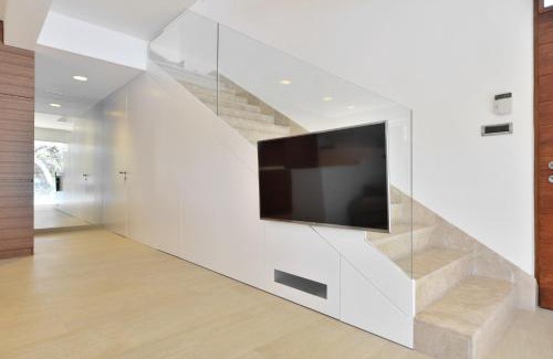 Bol Apartment | Chiponsky One - 5 star beachfront property